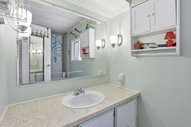 8901 N STARR LOOP, Hayden, ID 83835