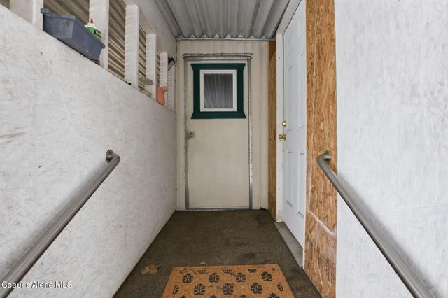 8901 N STARR LOOP, Hayden, ID 83835