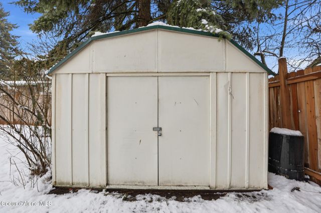 8901 N STARR LOOP, Hayden, ID 83835