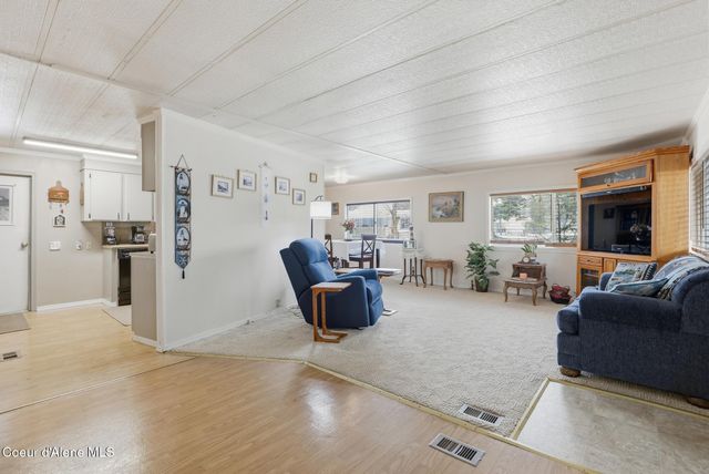 8901 N STARR LOOP, Hayden, ID 83835