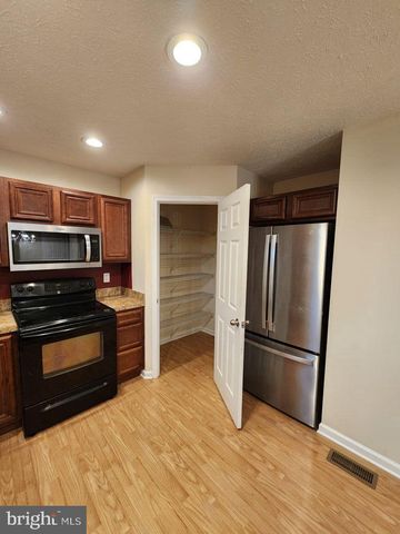 407 STONEWALL ST, Strasburg, VA 22657