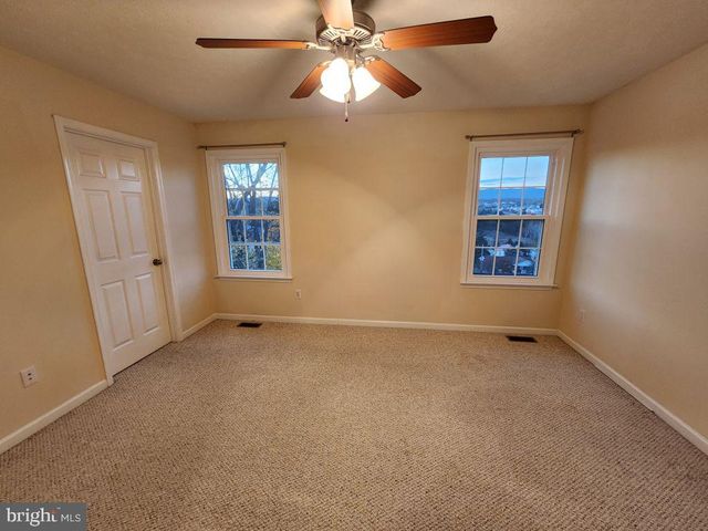 407 STONEWALL ST, Strasburg, VA 22657