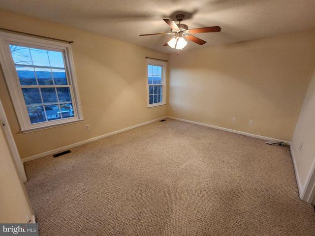 407 STONEWALL ST, Strasburg, VA 22657