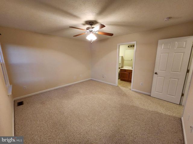 407 STONEWALL ST, Strasburg, VA 22657