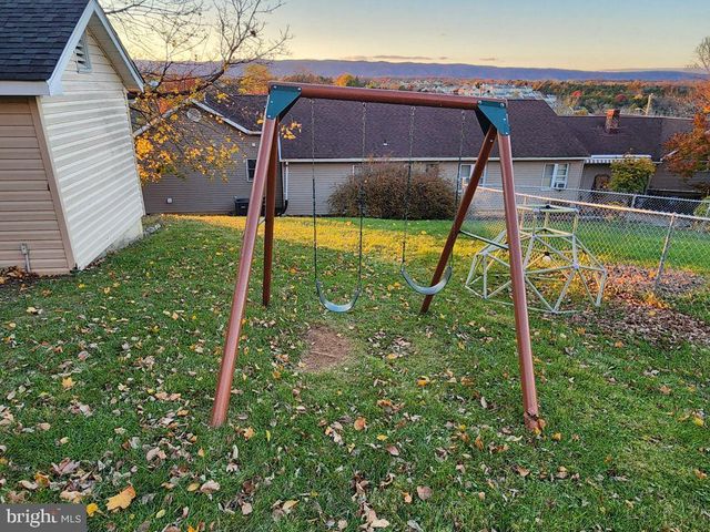 407 STONEWALL ST, Strasburg, VA 22657