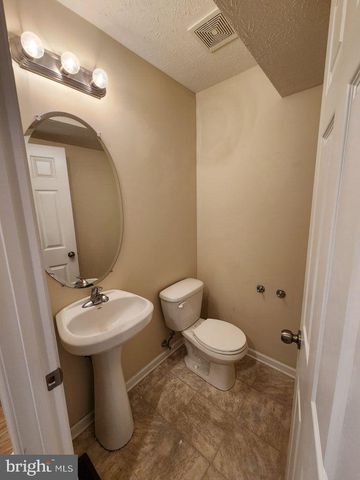 407 STONEWALL ST, Strasburg, VA 22657