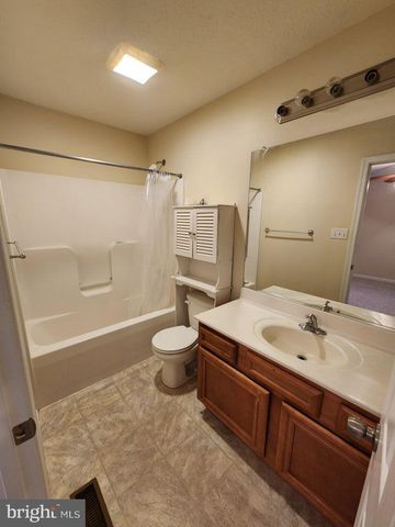 407 STONEWALL ST, Strasburg, VA 22657