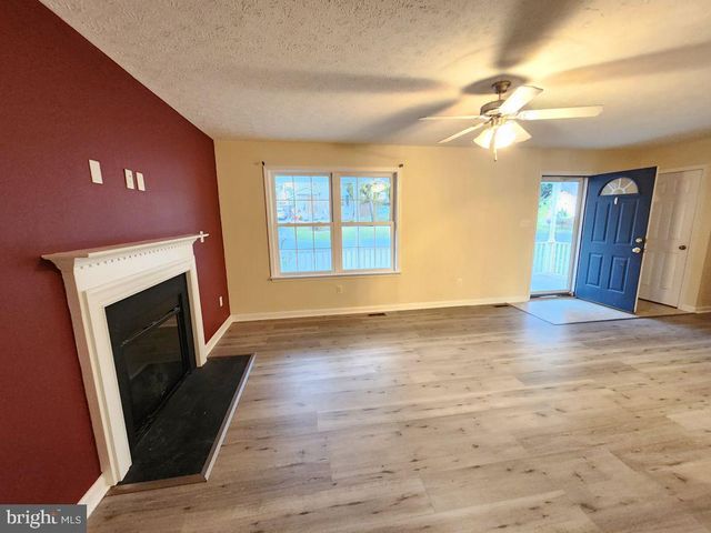 407 STONEWALL ST, Strasburg, VA 22657