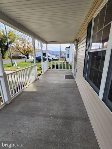 407 STONEWALL ST, Strasburg, VA 22657