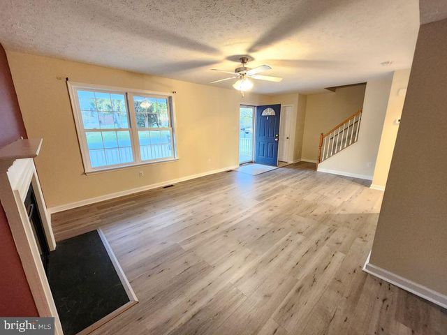 407 STONEWALL ST, Strasburg, VA 22657