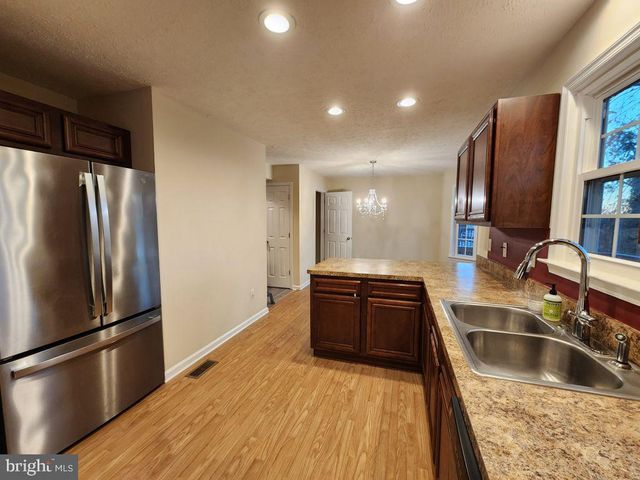 407 STONEWALL ST, Strasburg, VA 22657