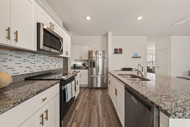 1013 Lacebark Pine Lane, Brookshire, TX 77423