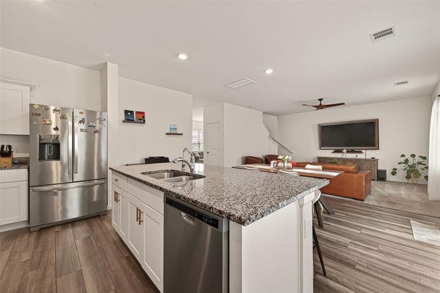 1013 Lacebark Pine Lane, Brookshire, TX 77423