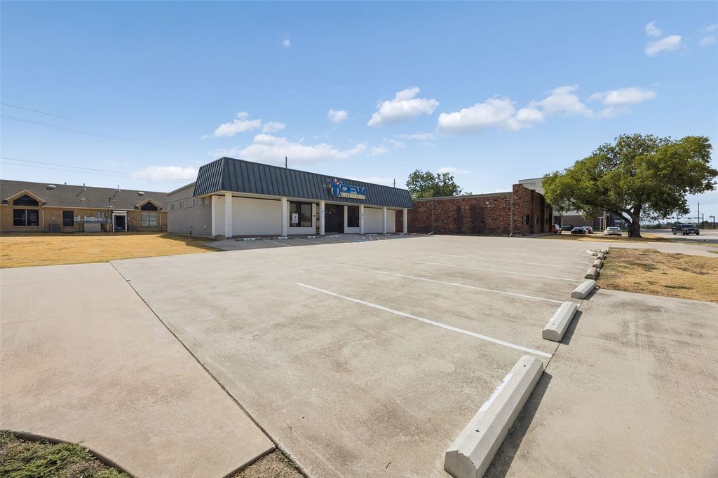 208 N Hwy 377, Roanoke, TX 76262 — photo 2