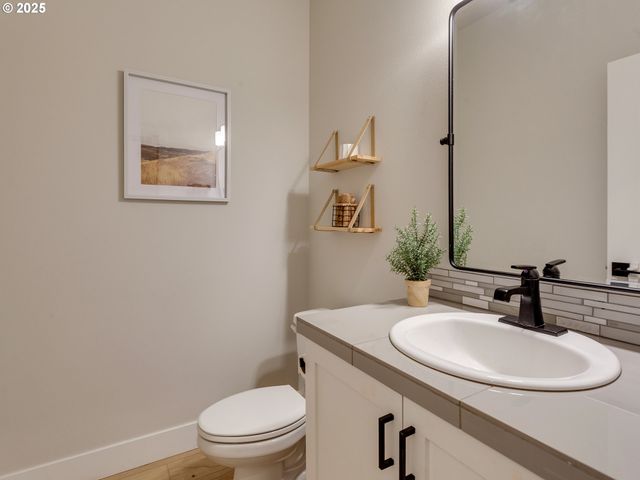 2918 N JUNIPER Dr, Newberg, OR 97132