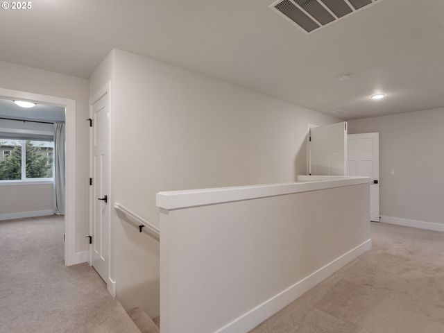 2918 N JUNIPER Dr, Newberg, OR 97132