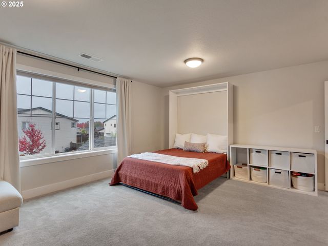 2918 N JUNIPER Dr, Newberg, OR 97132