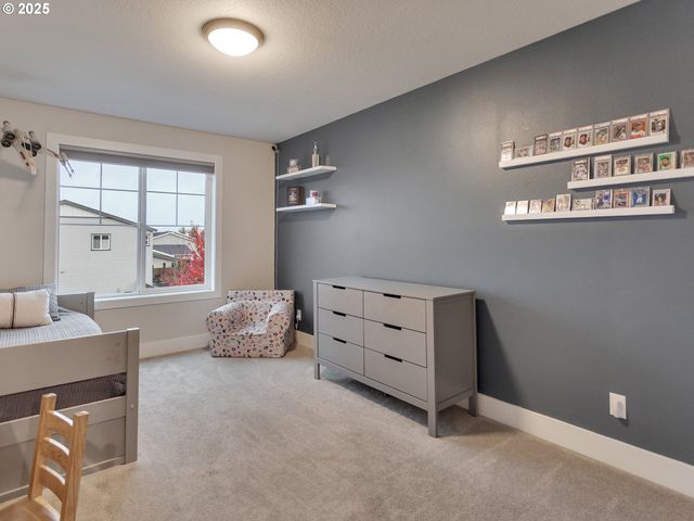 2918 N JUNIPER Dr, Newberg, OR 97132