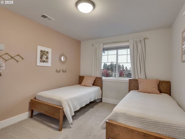 2918 N JUNIPER Dr, Newberg, OR 97132