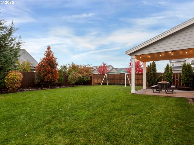 2918 N JUNIPER Dr, Newberg, OR 97132