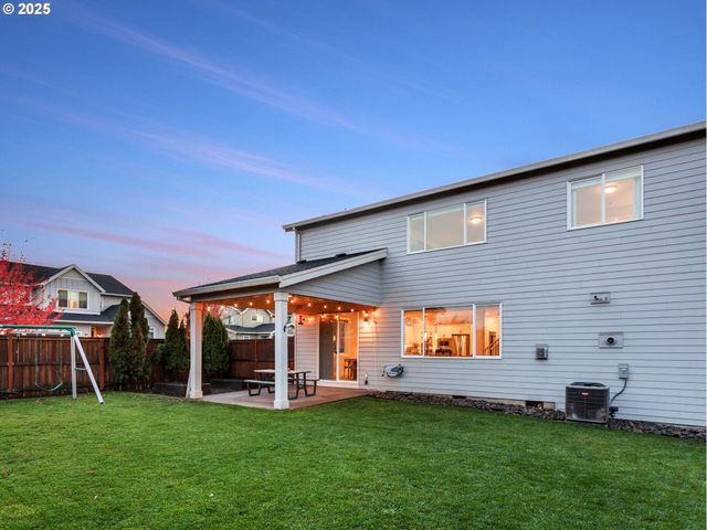 2918 N JUNIPER Dr, Newberg, OR 97132