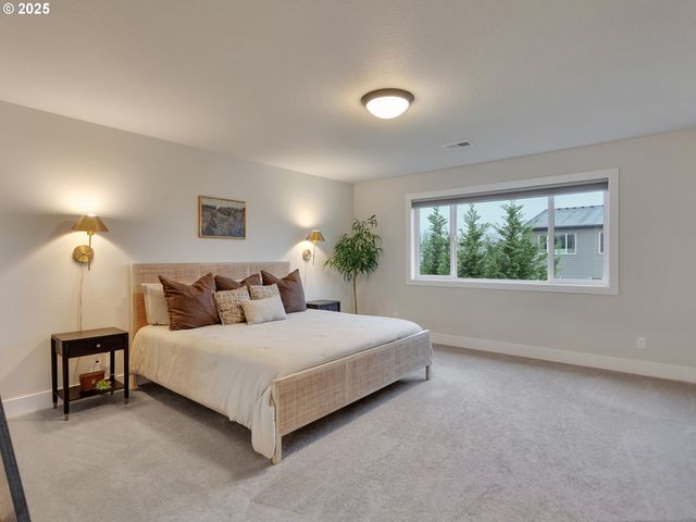 2918 N JUNIPER Dr, Newberg, OR 97132