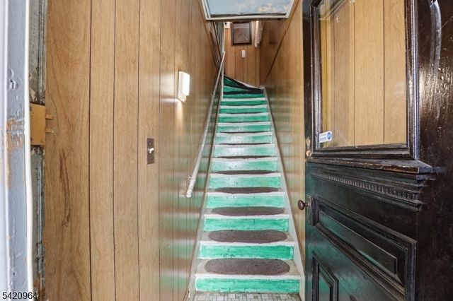 40 Schley St, Newark City, NJ 07112