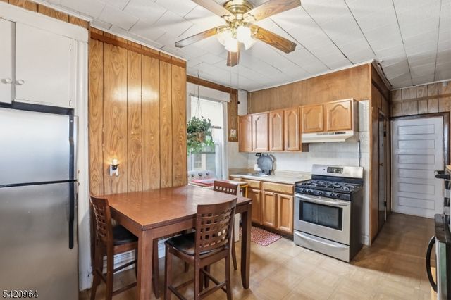 40 Schley St, Newark City, NJ 07112