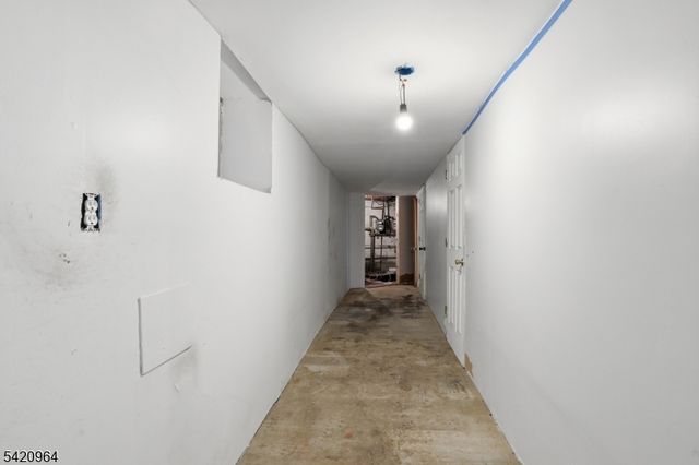 40 Schley St, Newark City, NJ 07112