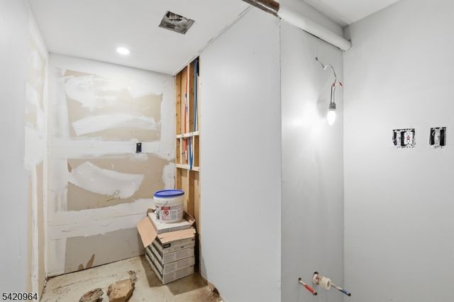 40 Schley St, Newark City, NJ 07112