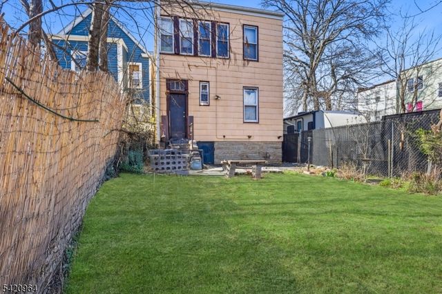 40 Schley St, Newark City, NJ 07112