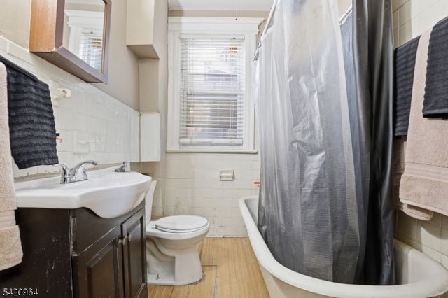 40 Schley St, Newark City, NJ 07112