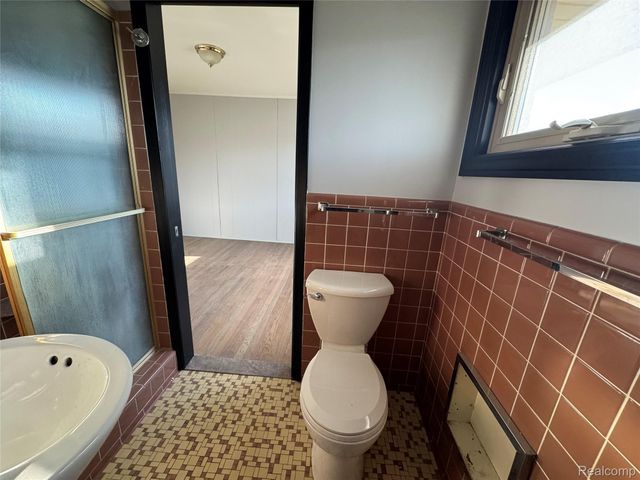 14483 Garden Street, Livonia, MI 48154