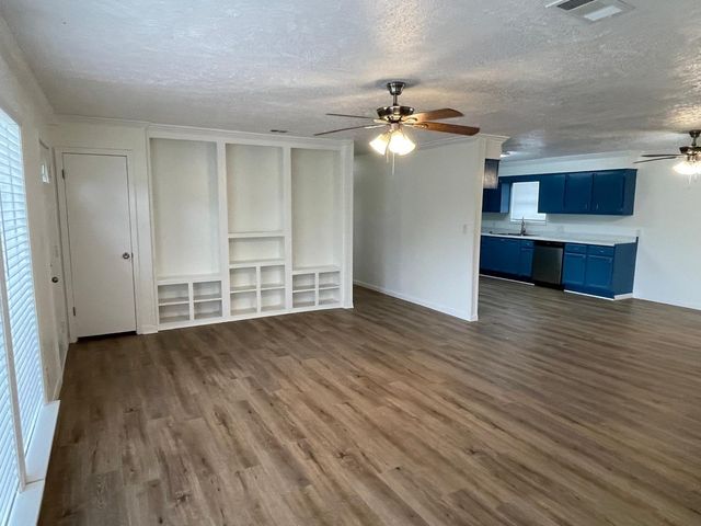 335 Carroll Roads E, Richmond, TX 77469