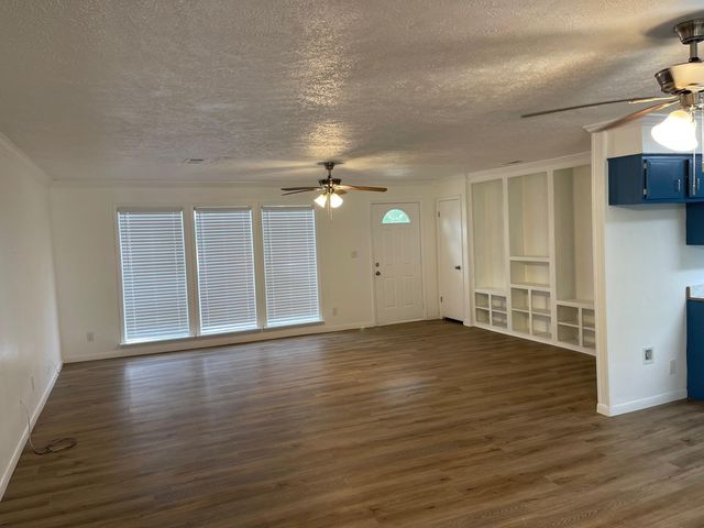 335 Carroll Roads E, Richmond, TX 77469