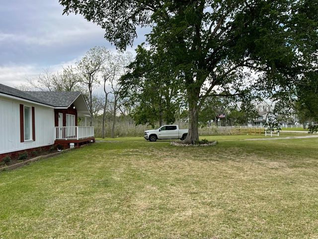 335 Carroll Roads E, Richmond, TX 77469