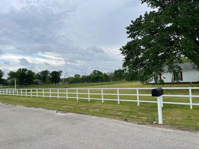 335 Carroll Roads E, Richmond, TX 77469