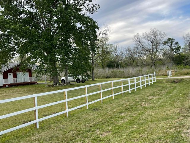 335 Carroll Roads E, Richmond, TX 77469