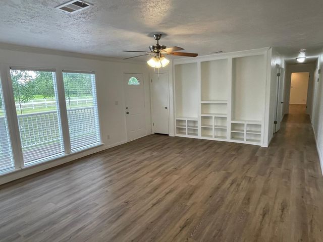 335 Carroll Roads E, Richmond, TX 77469