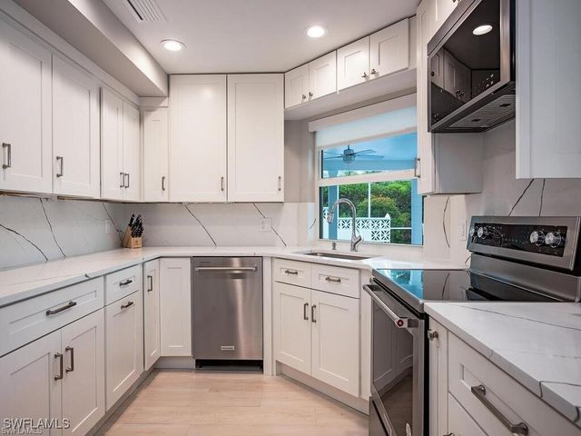 4856 Crayton RD, Naples, FL 34103