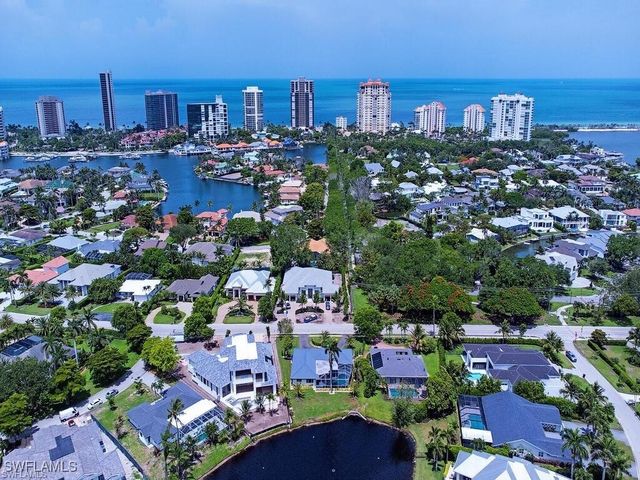 4856 Crayton RD, Naples, FL 34103