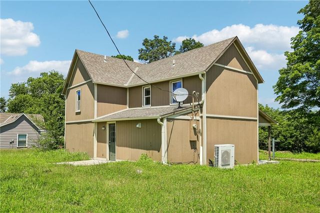 112 W Pine Street, Drexel, MO 64742