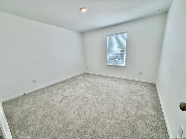 9203 Kinsel Pk, Converse, TX 78109