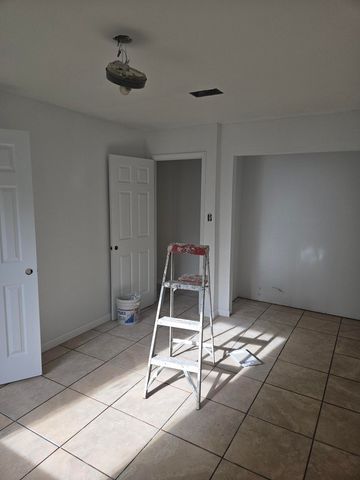 303 N. Prairie St., Leesville, LA 71446