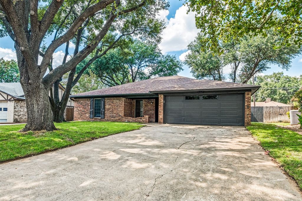1921 Covey Court, Irving, TX 75060