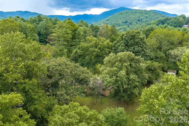 27 Windy Acres Drive, Fairview, NC 28730