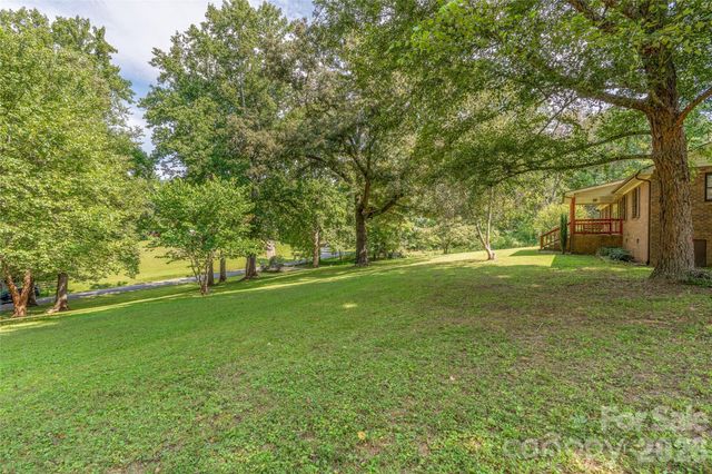 27 Windy Acres Drive, Fairview, NC 28730