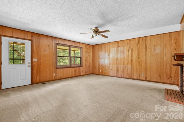 27 Windy Acres Drive, Fairview, NC 28730