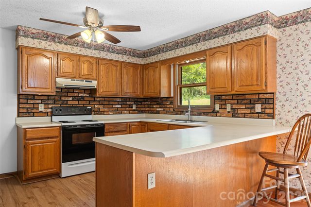 27 Windy Acres Drive, Fairview, NC 28730