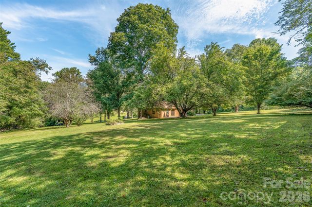 27 Windy Acres Drive, Fairview, NC 28730
